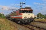 RFO 1831 hauls an oil train through Wijchen on the evening of 25 August 2024.