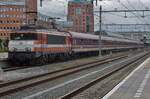 On 18 July 2016, LOCON 9902 stands with an extra train in 's-Hertogenbosch.