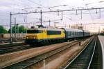 Scanned picture of NS 1737 entering Venlo on 27 August 1998.