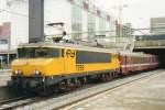 NS 1759 with ex-Belgian stock stood on 23 January 2001 in Den Haag Centraal.