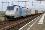 RTB 186 422 passes through Lage Zwaluwe on 20 July 2016.