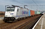 On 22 July 2016 Metrans 186 291 thunders through Lage Zwaluwe.