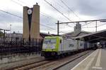 On 29 July 2018 Captrain 186 155 thunders through Tilburg. 