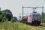 Cereakls train hauled by HSL 186 383 passes through Wijchen on 20 July 2024.