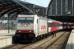 On 4 August 2012 NS 186 236 stands with an IC-Direct/FYRA at Amsterdam Centraal.