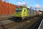 Medway 186 112 hauls a container train through Tilburg on 26 February 2025.