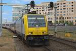 On 11 June 2025 NMBS 2869 (one of four temporarily leased Class 186 -186 119 to 122- as a bridge till the coming of new Class 17) enters Breda with a fast train to Bruxelles-Midi.