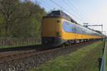 On 27 April 2023 NS 4238 passes through Nijkerk with an IC service zwolle-Amersfoort--Utrecht.