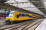 NS DDZ 7513 (a modified Class 7800) on 2 July 2012 at Amsterdam Centraal.