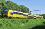 NS 7540 passes through Tilburg Oude warande on 26 May 2017.