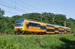 NS 7533 passes Tilburg Oude Warande on 26 May 2017.