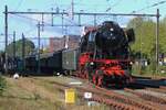 VSM's  23 076 enters Oss with a steam shuttle to Nijmegen from 's-Hertogenbosch on 28 September 2024.