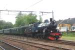 A Swedish steam loco in the Netherlands! ZLSM (Zuid-Limburgsche Stoomtrein Maatschappij) has bought four ex-SJ steamers in 1994. One of these, Ten Wheeler 1220 stands with a steam shuttle in Dieren on 4 September 2007. 