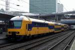 NS 7526 calls at Utrecht centraal on 17 October 2014.