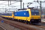 On 26 March 2017 NS 186 029 enters Rotterdam Centraal.