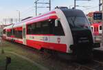 A bit tucked away at Peron 6a in Poznan Glowny stands SA 132-015 on the evening of 3 May 2024.