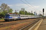 On 3 May 2016 EP07-1015 enters Warszawa Zachodnia. 