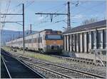 In the relatively large station of Latour-de-Carole-Enveitg with three gauges (broad gauge, standard gauge and narrow gauge) and very little traffic, the RENFE ETB 7 447 065-4 and another ETB 447 are