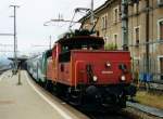 Ee 3/3 934 556 shunts FS-stock at Chiasso on 17 June 2001.