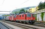 Sldner/Condottiere: SBB 11285 revives the famous Medieval Swiss mercenary tradition and heads a Crossrail IM into Spiez on 14 May 2010.