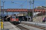 The SBB Re 4/4 II 11295 (Re 420 295-8) with a crgo train in Nechâtel on the wy to Biel/Biene. 

19.06.2025