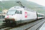 On 21 May 2008, SBB 460 100 in SF-advertising livery stands at Visp.