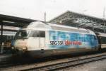 SBB 460 020 advertises for 'Idee Suisse' at Lausanne on 19 May 2006.