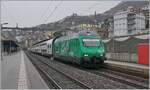 Just a few minutes before the arrival of the GoldenPass Express GPX 4065 with the MOB Ge 4/4  Swiss Tainable  (at 12:22), the SBB Re 460  Swiss Tainable  stopped with its IR 90 Ven Genèe to Brig in Montreux (at 12 :17)! But even if both locomotives had been together in Montreux station, it would hardly have been possible to get both locomotives in one picture. December 7, 2024