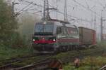 Misty! SBBCI XLoas 193 542 pops up out of the fog at Emmerich with a Kijfhoek bound container train on 23 October 2024.