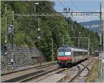 An SBB Domino leaves the Gänsbrunnen station and continues towards Moutier.