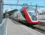 A SBB RABe 502  Twindexx  is waiting his departur to Geneva Airport in the Lausanne Station. 

21. Mai 2025