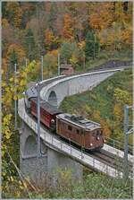 La DER de la saison 2025 / The End of the Season for the Blonay-Chamby Railway 2025 - For several years now, the Blonay-Chamby Railway has been showing off its magnificent rolling stock in action at the end of the season with a more frequent timetable: Despite the rather  difficult  weather, I couldn't resist taking a few autumn photos at the newly restored viaduct to mark the end of the season. The Blonay-Chamby Railway's BOB HGe 3/3 29 is traveling from Chaulin to Blonay with its passenger train 2962, crossing the Baye de Clarens viaduct.
October 26, 2025 La DER de la saison 2025 / The End of the Season for the Blonay-Chamby Railway 2025 - For several years now, the Blonay-Chamby Railway has been showing off its magnificent rolling stock in action at the end of the season with a more frequent timetable: Despite the rather  difficult  weather, I couldn't resist taking a few autumn photos at the newly restored viaduct to mark the end of the season. The Blonay-Chamby Railway's BOB HGe 3/3 29 is traveling from Chaulin to Blonay with its passenger train 2962, crossing the Baye de Clarens viaduct.
October 26, 2025