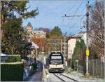 It's not really winter yet: The CEV MVR ABeh 2/6 7508 reaches Blonay on the R 35 from Vevey. 

Nov 23, 2024