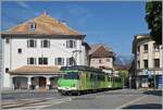 The A-L BDeh 4/4 311 with Bt 631 squeezes into the old town in Aigle to get to Aigle train station.