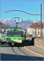 On the ASD, one of the three rounds will continue to be driven by a Beh 4/8, so that of the three new ABe 4/8 471 - 473 only two are ever in use. In the picture the TPC Beh 4/8 592 on the way from Les Diablerets to Aigle. Shortly after the Aigle Château stop and in the middle of the road, the R 71 431 is almost at its destination. 

December 1, 2024