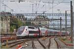 Since the routes of the TGV trains to Paris via Vallorbe and via Genève are linked, I was able to photograph the  Olympia  - TGV 4718 in Lausanne when it was made available as TGV Lyria 9774 to Paris (via Genève). The picture also shows that in addition to the power cars, only the adjacent cars are decorated with advertising, but the rest of the train is not. 

September 2, 2024