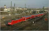 The DB  146 203-5 is leaving Heidelberg Main station with a RE to Stuttgart. 
29.03.2012