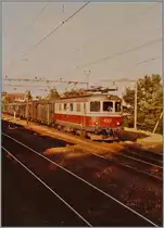 An old analog Picture wiht the SBB Re 4/4 I 10033 wiht the Fast train 638 from Delémont to Biel/Bienne in Lengnau.

16.07.1984