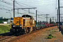 On 13 June 2006 NMBS 7853 hauls a freight through Antwerpen-Luchtbal.