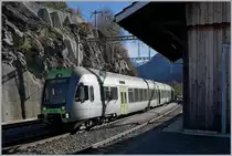 A BLS  Lötschberger  on the way to Bern by his stop in Lalden. 

25.10.2017