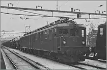 LS Ae 8/8 273 in Thun.
B/W Version; 21.01.1985 scanned analog picture

