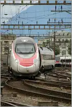 The EC 32 is arriving at Lausanne Station.
13.06.2011